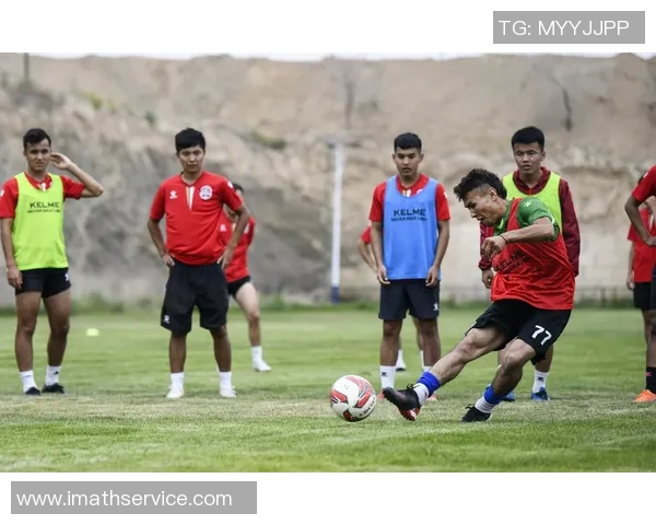 迈克尔·麦克斯韦：从草根球员到世界足坛明星的崛起之路